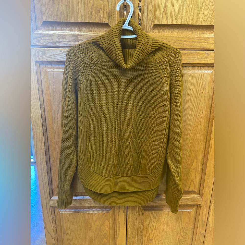 Wilfred Free Wool Turtleneck Sweater